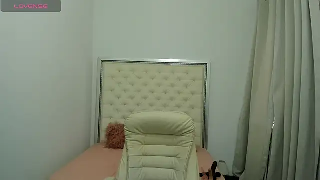 Snapshot of erykajoy chatting on 11-11-25, 11:21 erykajoy online show from 11-11-25, 11:21