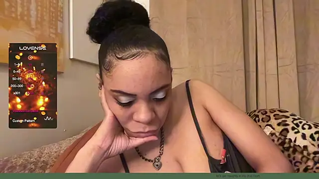 Snapshot of Sanaawest chatting on 12-07-24, 07:16 Sanaawest online show from 12-07-24, 07:16