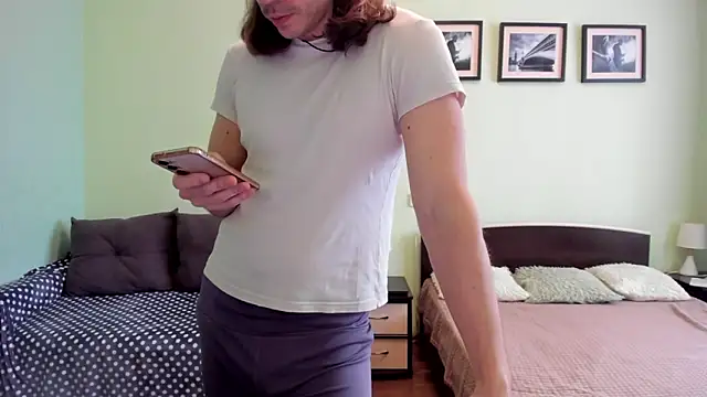 Marrymepls online show from 04-24-26, 07:11