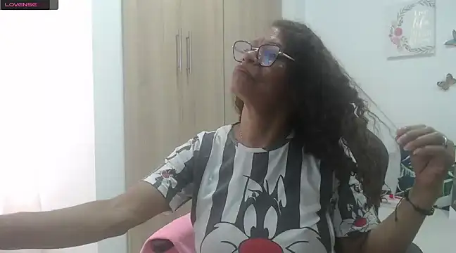 BustyMilf  online show from 02-18-25, 11:44