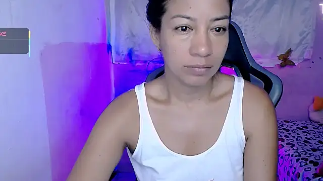 ninatiny online show from 10-08-25, 10:46