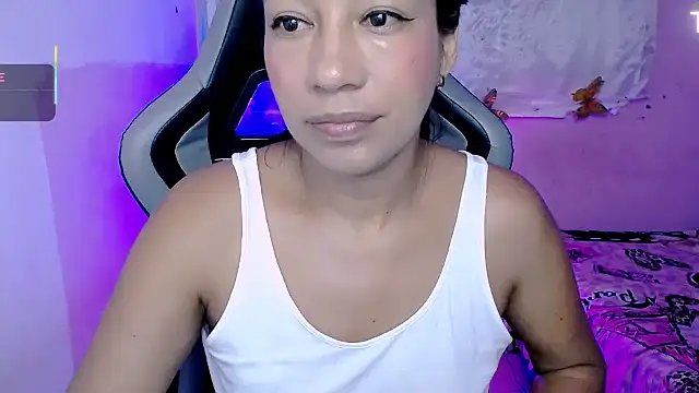 ninatiny online show from 10-17-25, 10:29