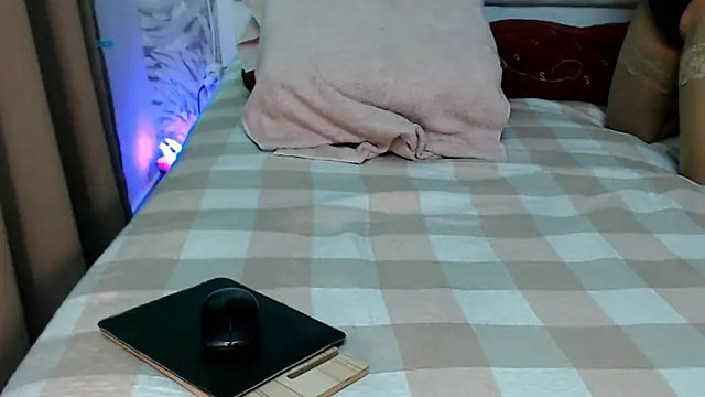 Snapshot of Asianholes chatting on 02-25-26, 05:00 Asianholes online show from 02-25-26, 05:00