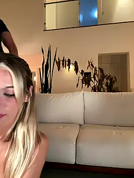 Snapshot of jasminesummer chatting on 10-04-25, 10:19 jasminesummer online show from 10-04-25, 10:19