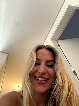 Snapshot of jasminesummer chatting on 10-19-25, 07:36 jasminesummer online show from 10-19-25, 07:36