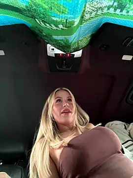 Snapshot of jasminesummer chatting on 11-18-25, 05:28 jasminesummer online show from 11-18-25, 05:28