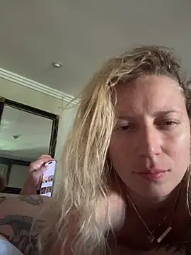 sexicouple3030 online show from 06-21-26, 01:52