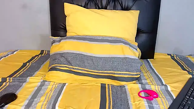 YoungRose18 online show from 02-28-25, 11:47