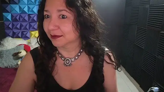 katifoxx online show from 11-18-25, 04:11