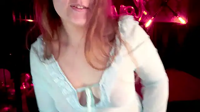 Snapshot of VinnaSky chatting on 02-15-26, 07:51 VinnaSky online show from 02-15-26, 07:51