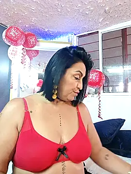 Snapshot of zullyxhot chatting on 09-17-25, 09:49 zullyxhot online show from 09-17-25, 09:49