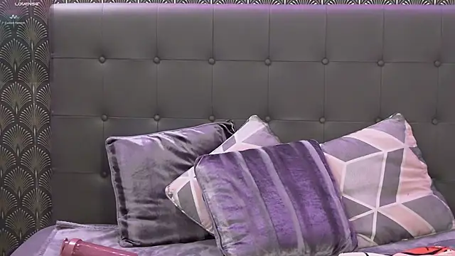 Snapshot of Clara-xoxo chatting on 12-20-24, 09:50 Clara-xoxo online show from 12-20-24, 09:50