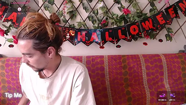 Jack Emily1 online show from 10-20-25, 05:13