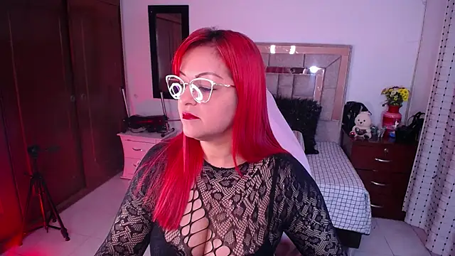 Snapshot of salomecastro_ chatting on 02-11-25, 03:18 salomecastro online show from 02-11-25, 03:18