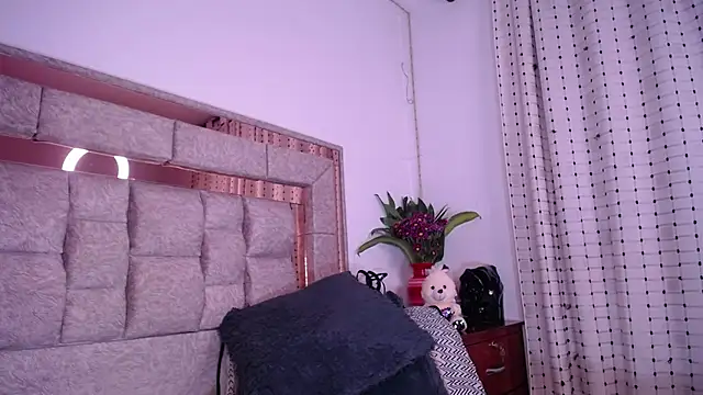 Snapshot of salomecastro_ chatting on 03-01-25, 09:40 salomecastro online show from 03-01-25, 09:40