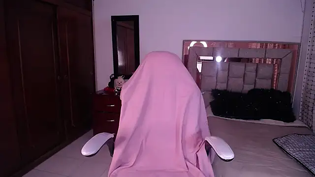 Snapshot of salomecastro_ chatting on 11-14-25, 01:15 salomecastro online show from 11-14-25, 01:15