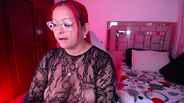 Snapshot of salomecastro_ chatting on 05-12-26, 03:14 salomecastro online show from 05-12-26, 03:14