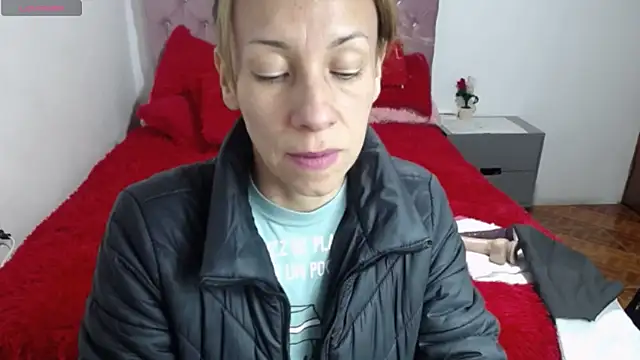 cristin doll  online show from 10-20-25, 09:15