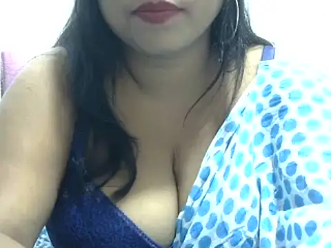 Snapshot of ROSEE_MERRYYYY chatting on 12-23-24, 05:43 ROSEE MERRYYYY online show from 12-23-24, 05:43