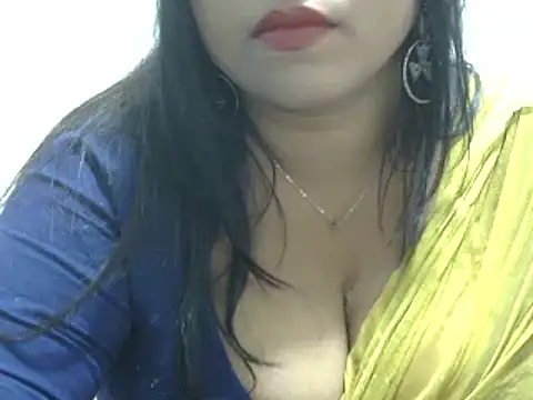 Snapshot of ROSEE_MERRYYYY chatting on 12-30-24, 07:37 ROSEE MERRYYYY online show from 12-30-24, 07:37
