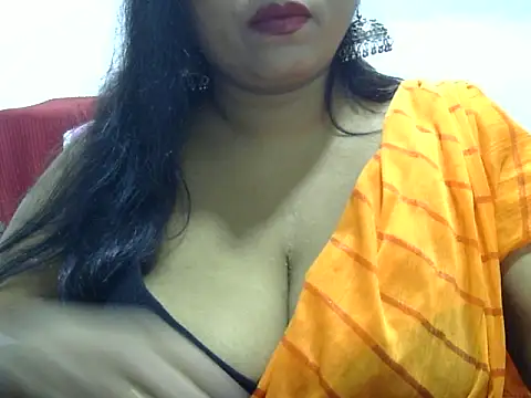 Snapshot of ROSEE_MERRYYYY chatting on 09-15-25, 07:03 ROSEE MERRYYYY online show from 09-15-25, 07:03