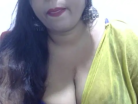 Snapshot of ROSEE_MERRYYYY chatting on 09-20-25, 12:39 ROSEE MERRYYYY online show from 09-20-25, 12:39