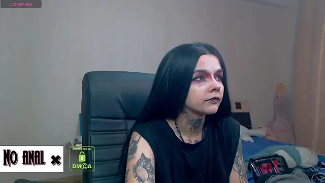 Snapshot of Dark__Elf chatting on 11-13-25, 10:30 Dark Elf online show from 11-13-25, 10:30