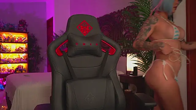 Snapshot of ambarEvans chatting on 03-06-25, 05:22 ambarEvans online show from 03-06-25, 05:22