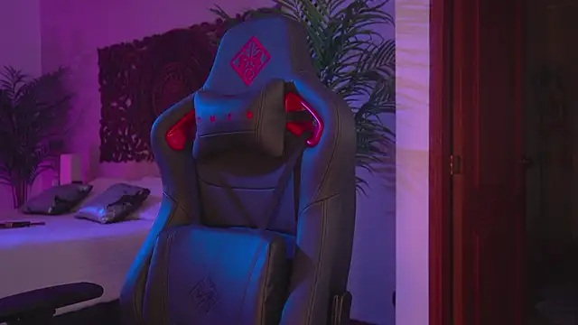 Snapshot of ambarEvans chatting on 03-21-25, 11:12 ambarEvans online show from 03-21-25, 11:12