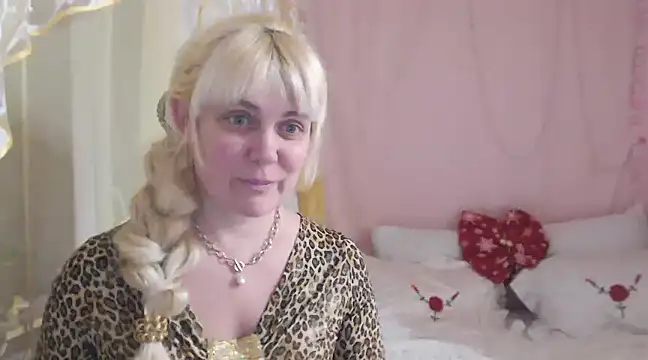 SunnySylvia online show from 01-15-25, 05:26