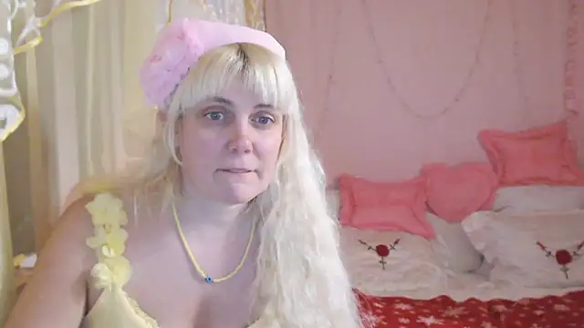 SunnySylvia online show from 01-31-25, 05:32