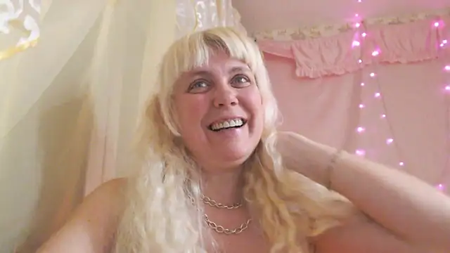 SunnySylvia online show from 02-12-26, 06:03