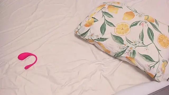 Snapshot of Eziliz chatting on 02-02-25, 08:02 Eziliz online show from 02-02-25, 08:02