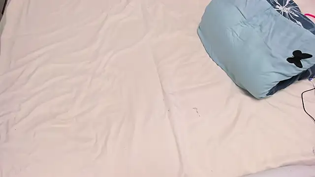 Snapshot of Eziliz chatting on 03-03-25, 02:48 Eziliz online show from 03-03-25, 02:48