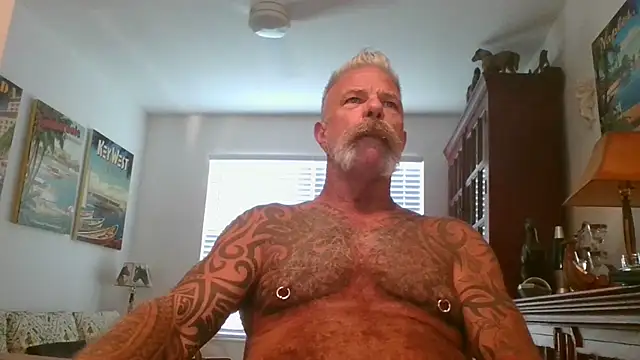 Snapshot of njdbear chatting on 11-01-25, 09:17 njdbear online show from 11-01-25, 09:17
