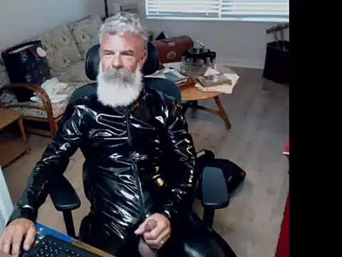 Snapshot of njdbear chatting on 06-25-26, 09:19 njdbear online show from 06-25-26, 09:19