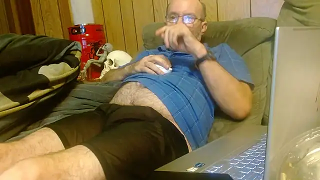 Snapshot of snickers1 chatting on 10-11-25, 03:39 snickers1 online show from 10-11-25, 03:39