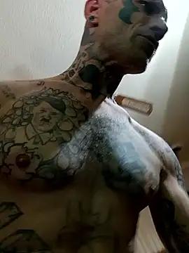 Snapshot of Casey884life chatting on 12-17-25, 11:38 Casey884life online show from 12-17-25, 11:38