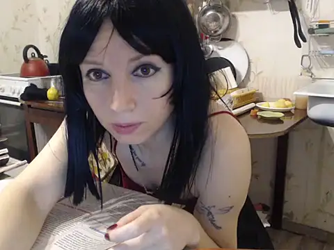 Snapshot of mimimi28 chatting on 12-23-24, 05:00 mimimi28 online show from 12-23-24, 05:00