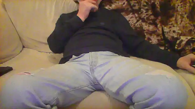 Snapshot of CastTaurus chatting on 12-02-25, 08:08 CastTaurus online show from 12-02-25, 08:08