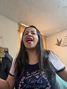 latinfemale online show from 04-07-26, 09:04