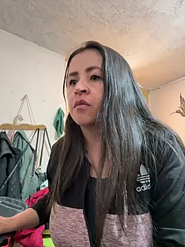 latinfemale online show from 05-26-26, 08:38