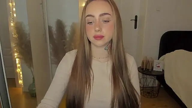 Snapshot of sexyCoralie chatting on 01-07-26, 11:56 sexyCoralie online show from 01-07-26, 11:56