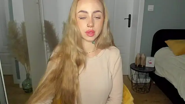 sexyCoralie online show from 05-18-26, 06:41