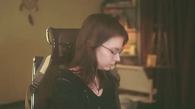 Snapshot of alyssa_sweet chatting on 02-24-26, 04:43 alyssa sweet online show from 02-24-26, 04:43