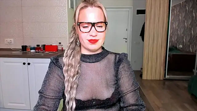 HotTiffani online show from 10-19-25, 08:48