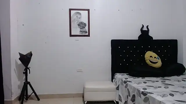 Snapshot of venuz_mendoza20 chatting on 09-22-25, 02:30 venuz mendoza20 online show from 09-22-25, 02:30