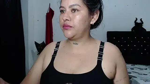 Snapshot of venuz_mendoza20 chatting on 11-12-25, 01:22 venuz mendoza20 online show from 11-12-25, 01:22