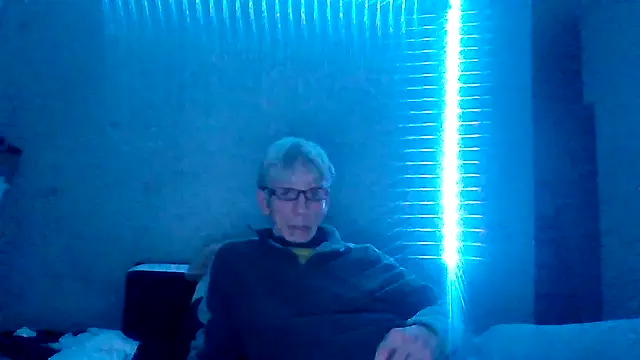 Snapshot of InMeinenMund chatting on 11-21-25, 04:00 InMeinenMund online show from 11-21-25, 04:00