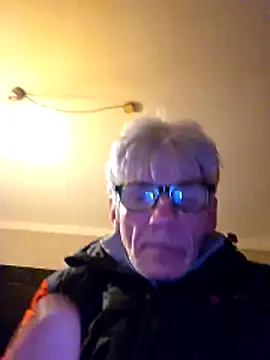 Snapshot of InMeinenMund chatting on 12-03-25, 04:49 InMeinenMund online show from 12-03-25, 04:49